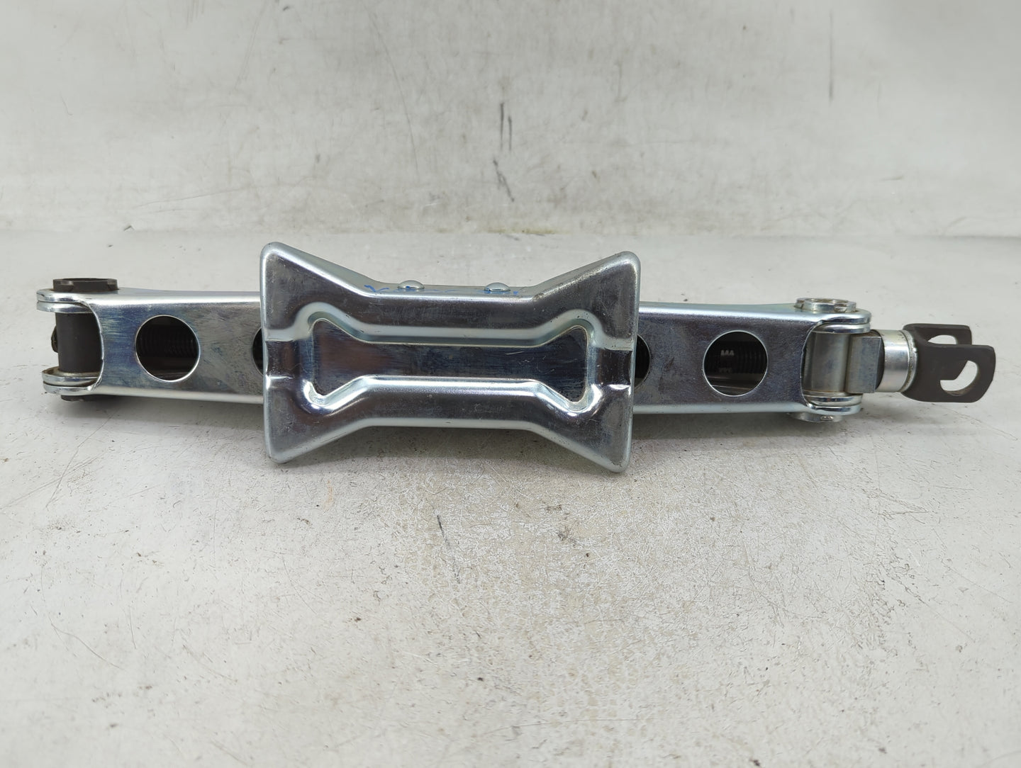 2009 Honda Accord Spare Scissor Car Jack - Oemusedautoparts1.com