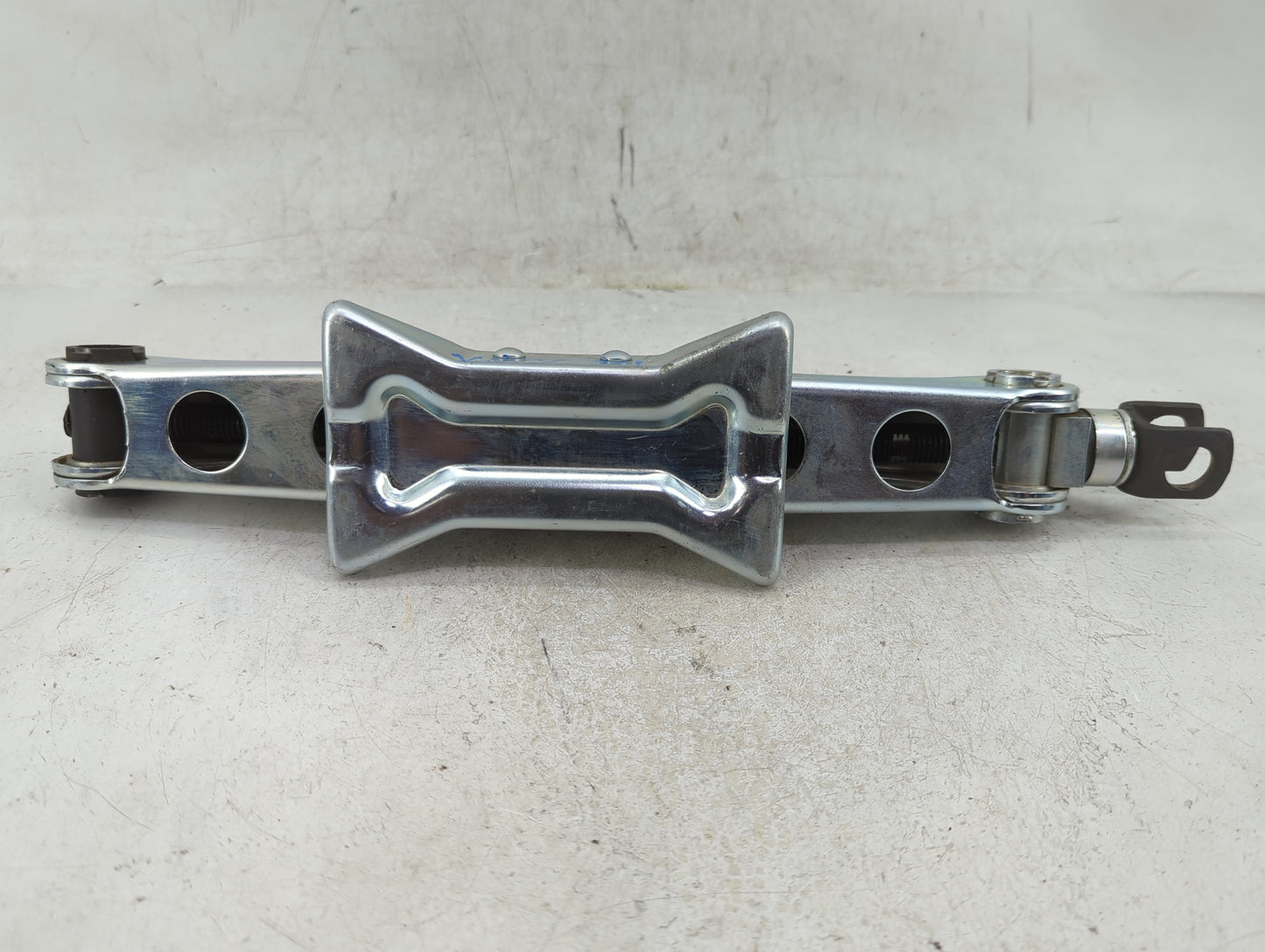 2009 Honda Accord Spare Scissor Car Jack - Oemusedautoparts1.com