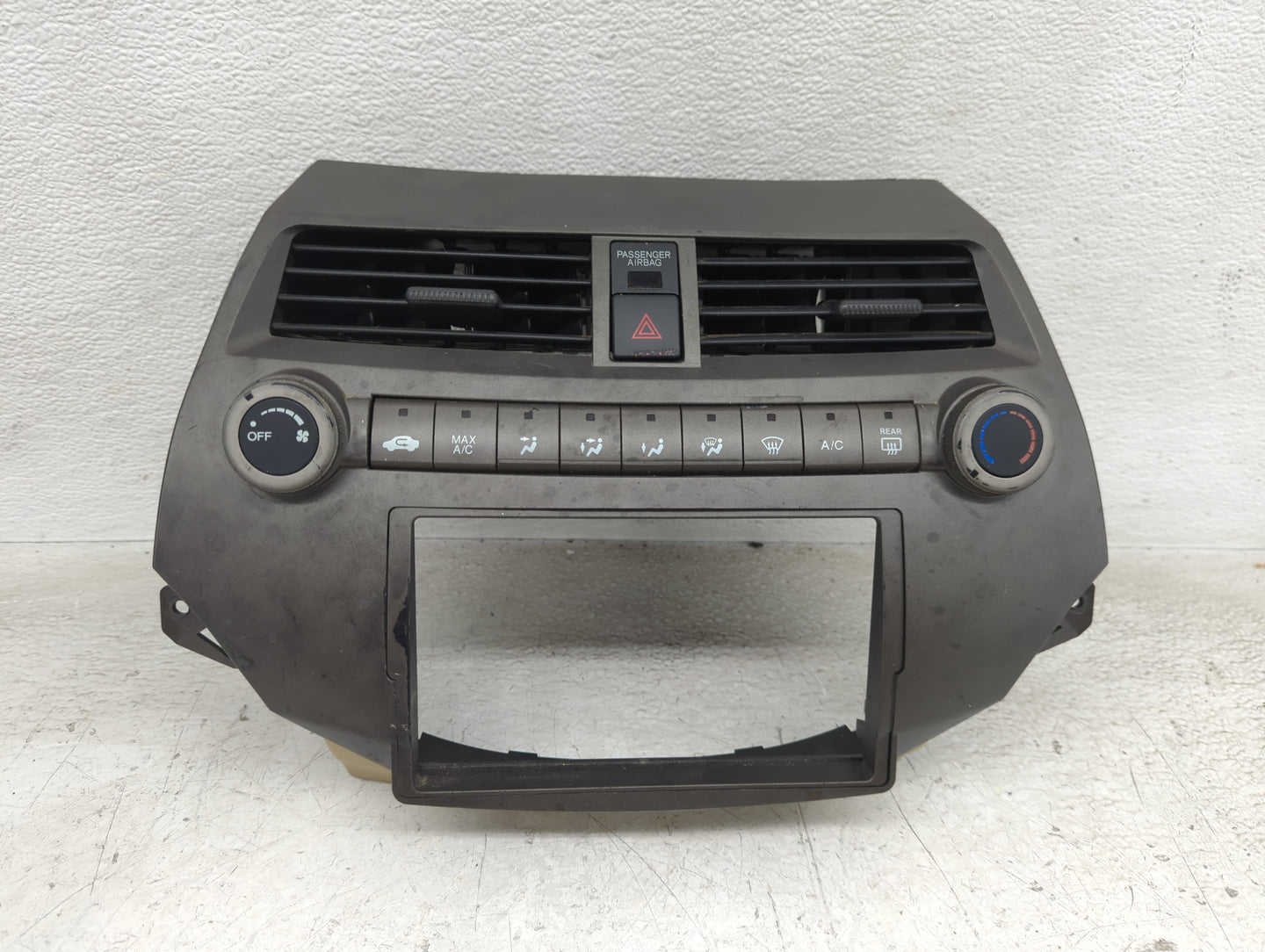 2008-2010 Honda Accord Climate Control Module Temperature AC/Heater Replacement P/N:YR327L Fits Fits 2008 2009 2010 OEM Used
