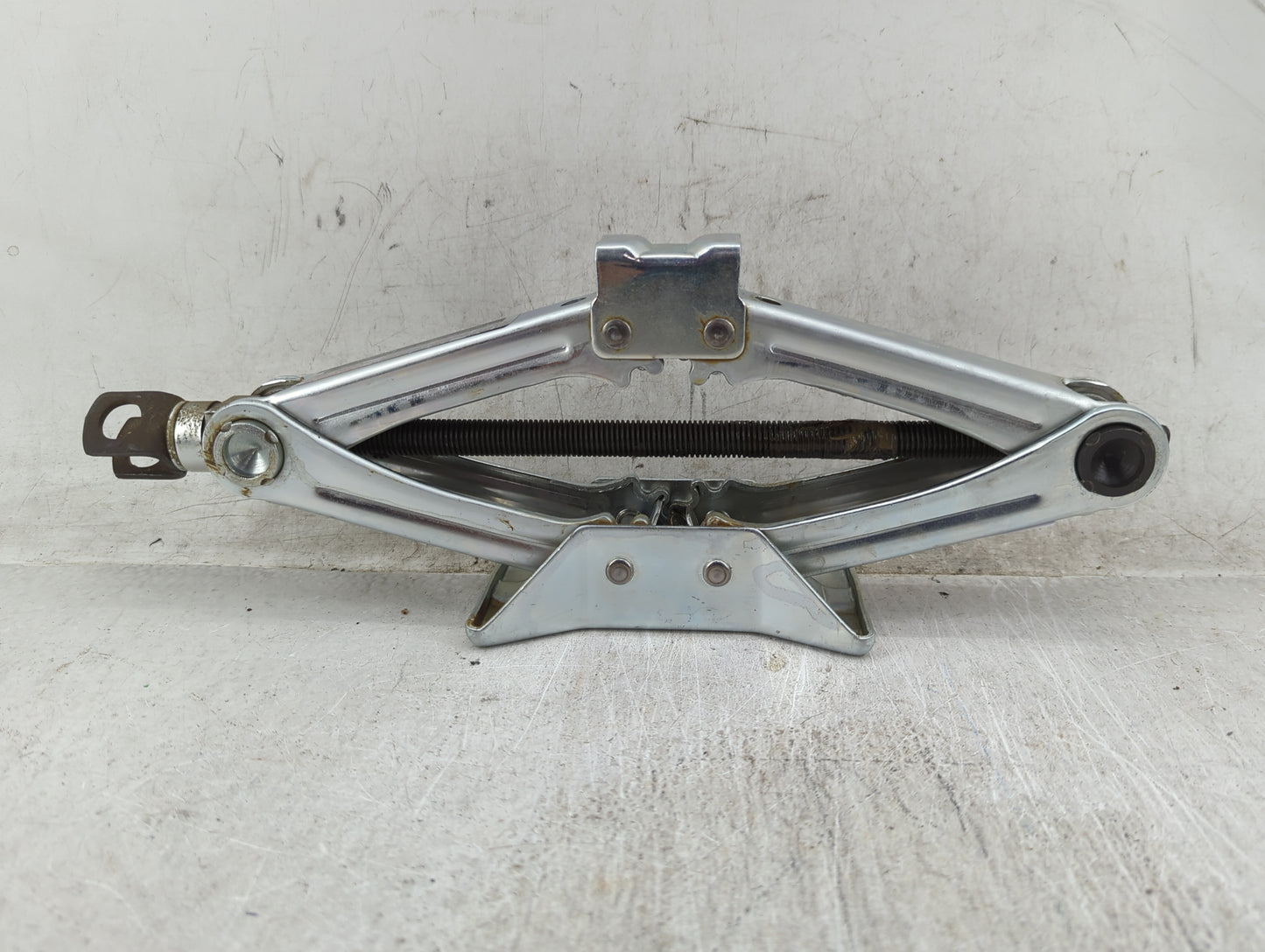 2009 Honda Accord Spare Scissor Car Jack 1431623 - Oemusedautoparts1.com
