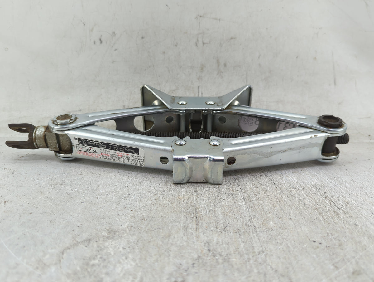 2009 Honda Accord Spare Scissor Car Jack 1431623 - Oemusedautoparts1.com