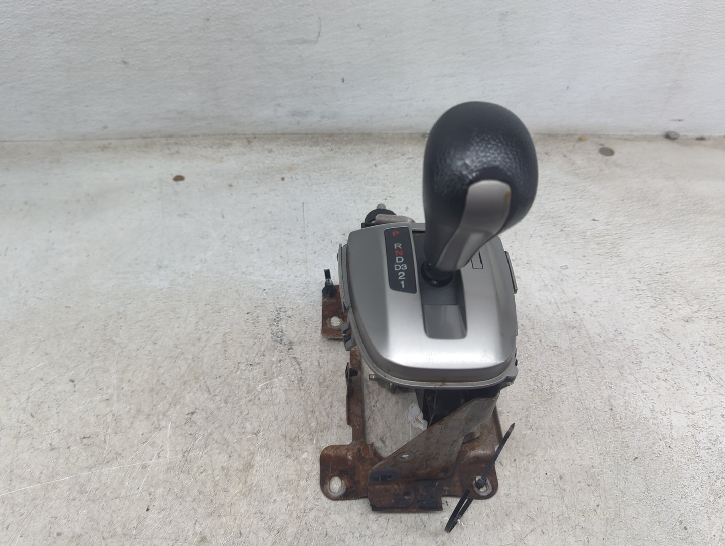 2009 Honda Accord Floor Console Assembly Shifter - Oemusedautoparts1.com