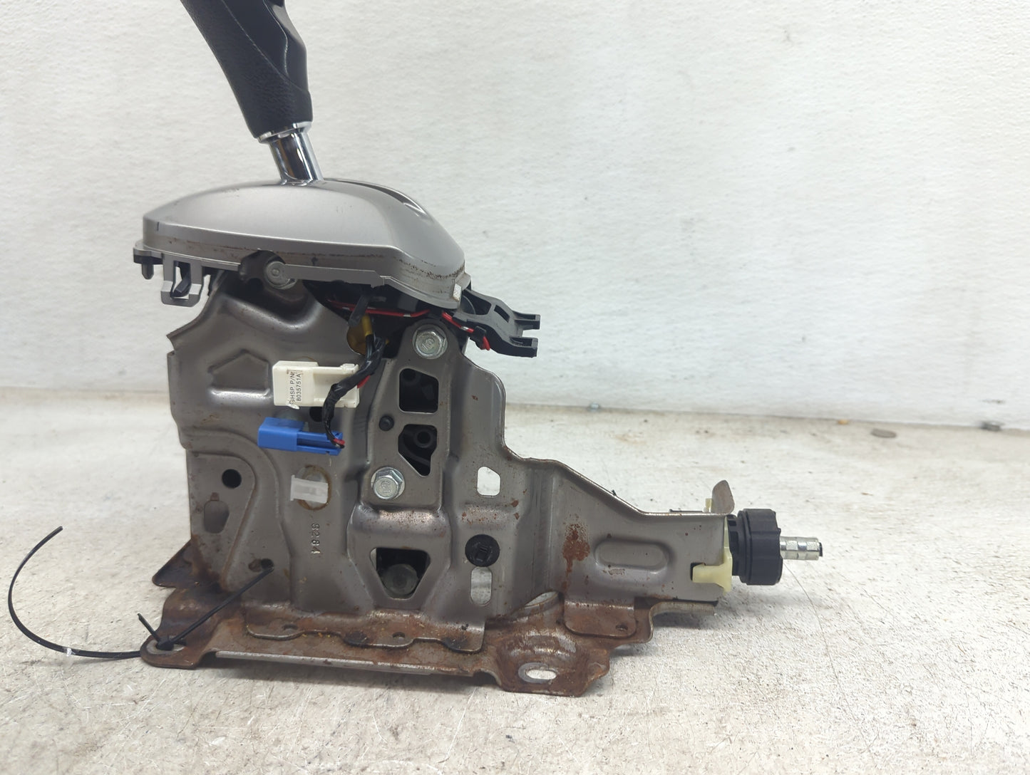 2009 Honda Accord Floor Console Assembly Shifter - Oemusedautoparts1.com