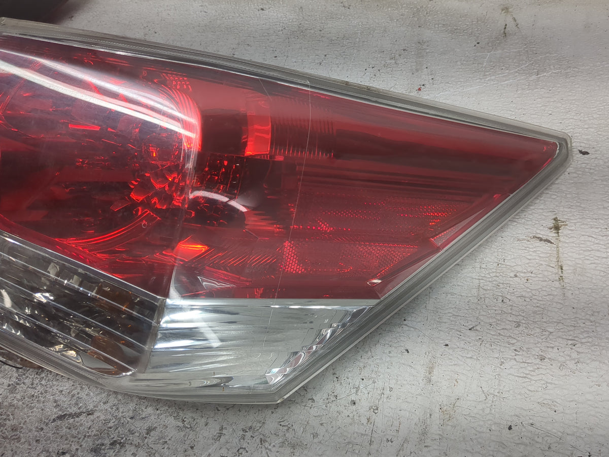2008-2012 Honda Accord Tail Light Assembly Passenger Right OEM Fits Fits 2008 2009 2010 2011 2012 OEM Used Auto Parts - Oemu