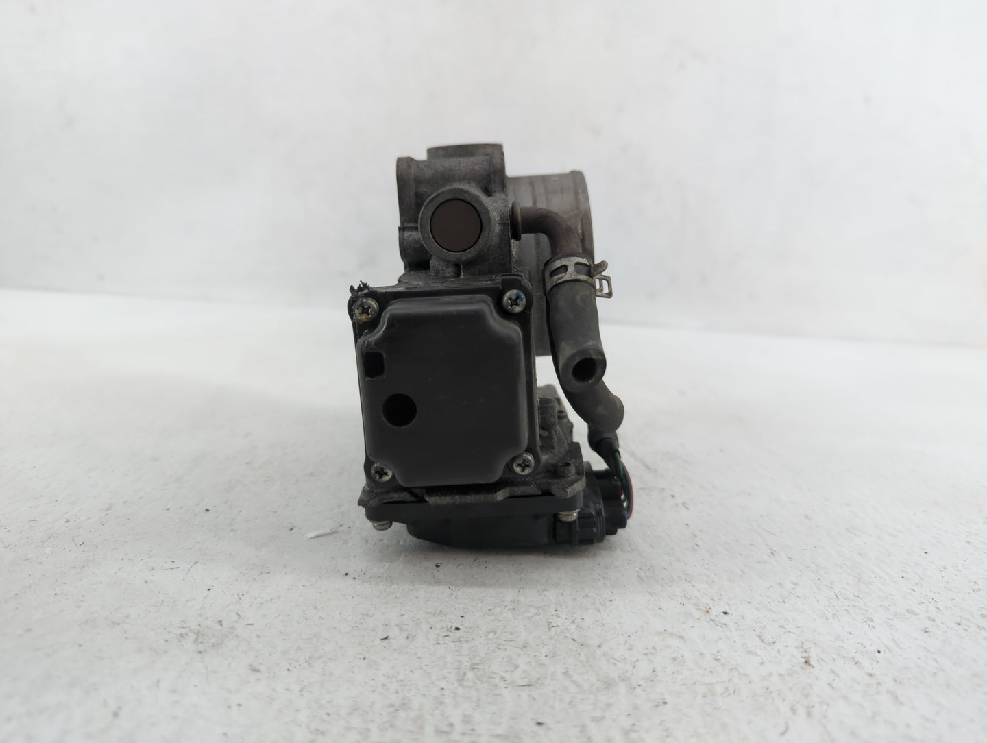 2008-2012 Honda Accord Throttle Body P/N:GMF3B 1430 02P07, GMD7A, GMD7B Fits Fits 2008 2009 2010 2011 2012 OEM Used Auto Par