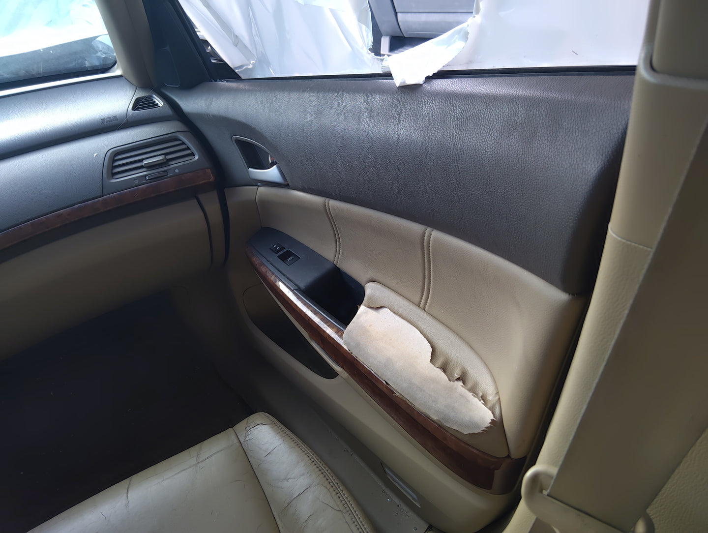 2009 Honda Accord Front Right Passenger Interior Door Panel Trim 5028336 - Oemusedautoparts1.com