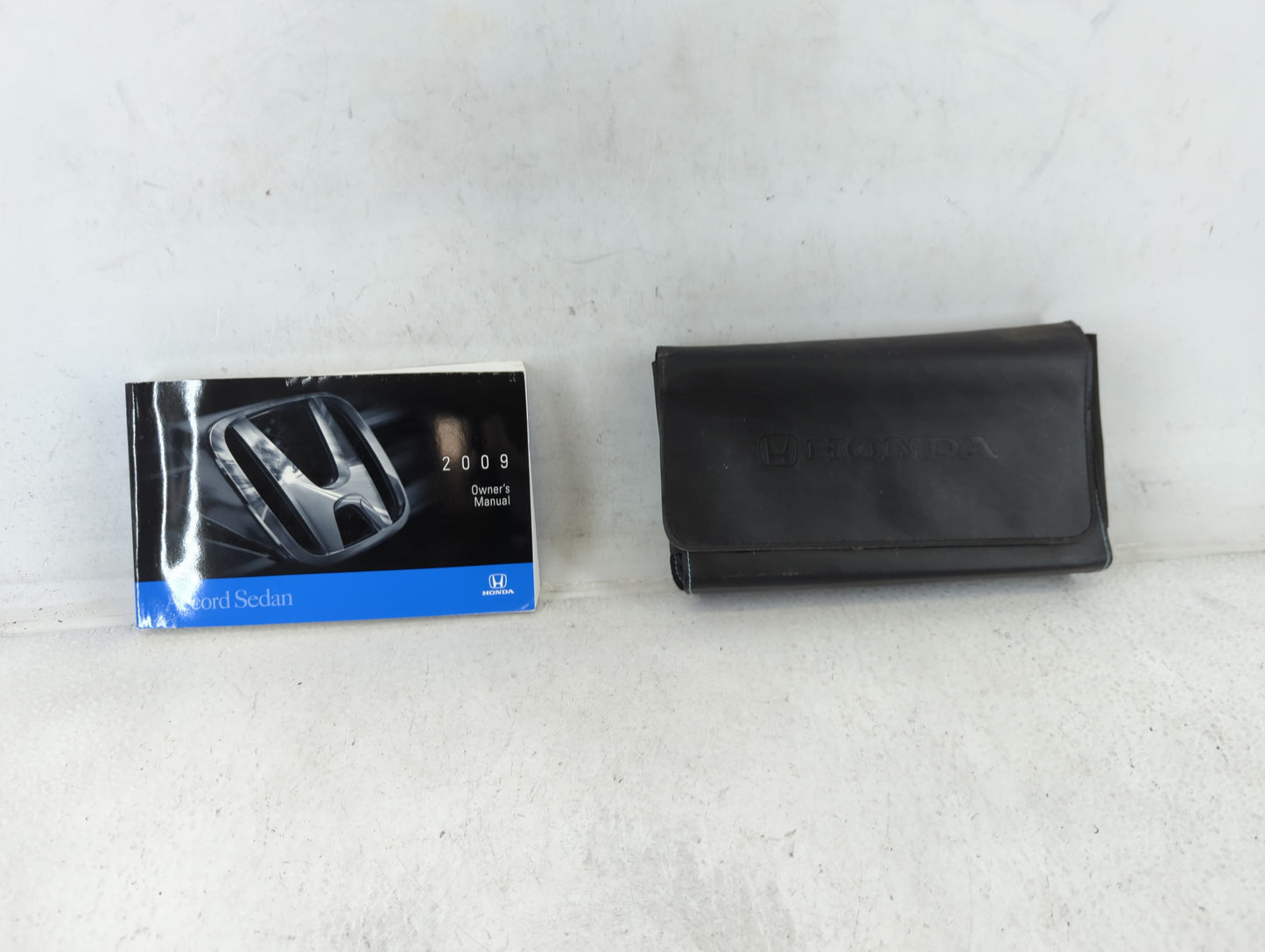 2009 Honda Accord Owners Manual Book Guide P/N:00X31-TA5-6100 31TA5610 OEM Used Auto Parts - Oemusedautoparts1.com