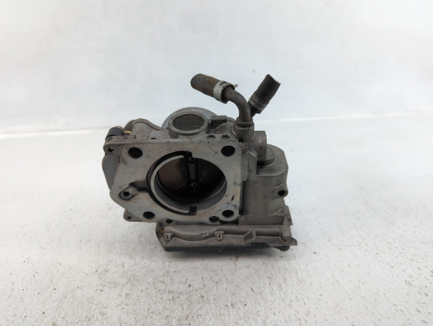 2006-2011 Honda Civic Throttle Body P/N:U10398122240 Fits Fits 2006 2007 2008 2009 2010 2011 OEM Used Auto Parts - Oemusedau
