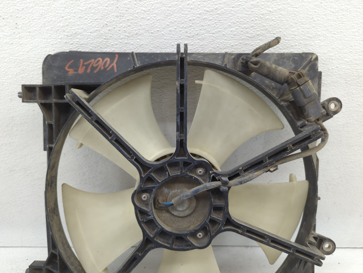 2006-2011 Honda Civic Left Radiator Fan Motor Assembly Cream 612632 - Oemusedautoparts1.com