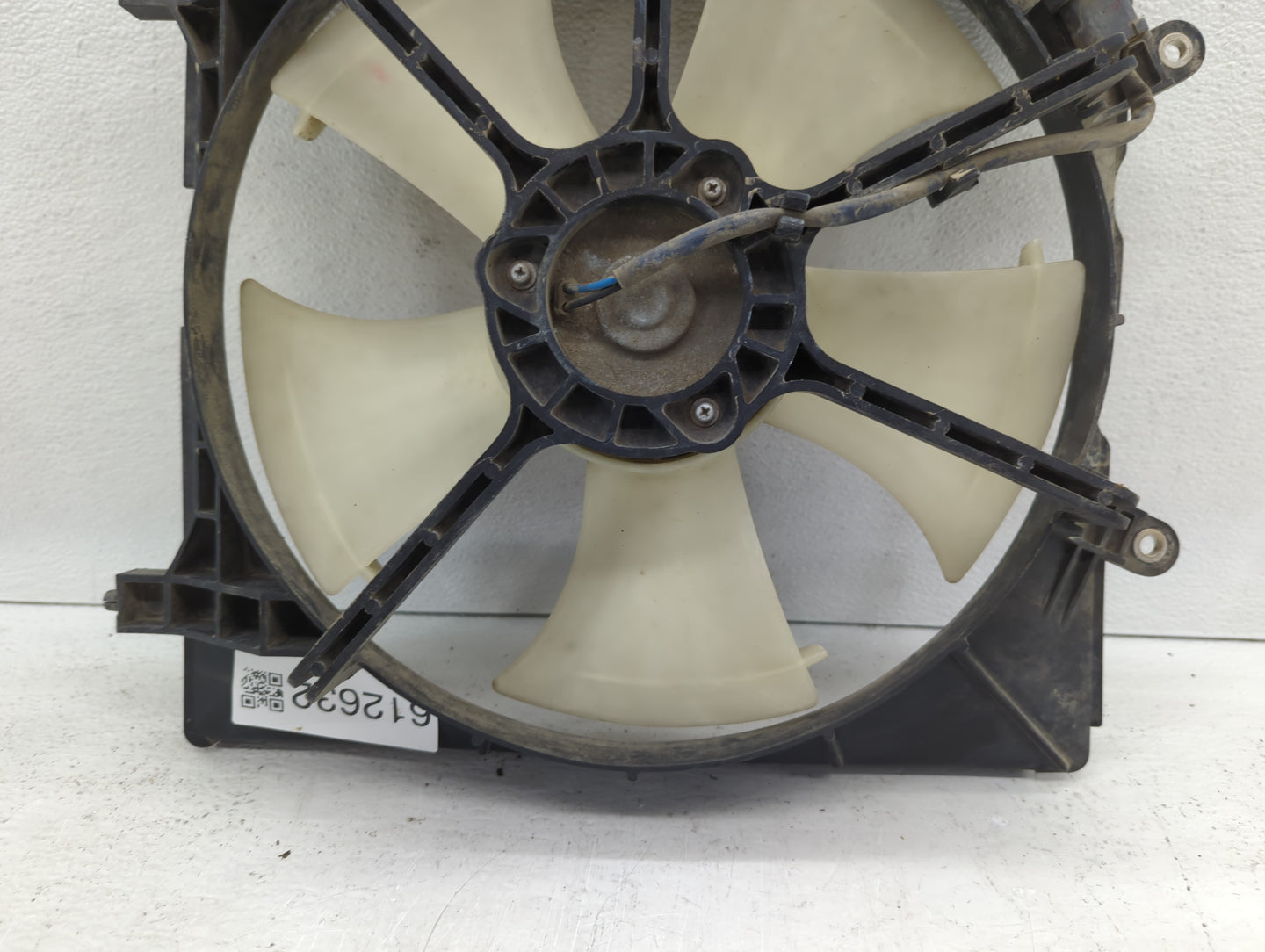2006-2011 Honda Civic Left Radiator Fan Motor Assembly Cream 612632 - Oemusedautoparts1.com