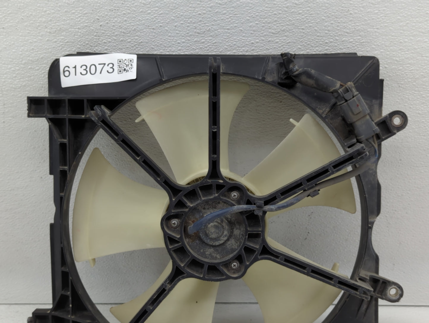 2006-2011 Honda Civic Left Radiator Fan Motor Assembly 613073 - Oemusedautoparts1.com