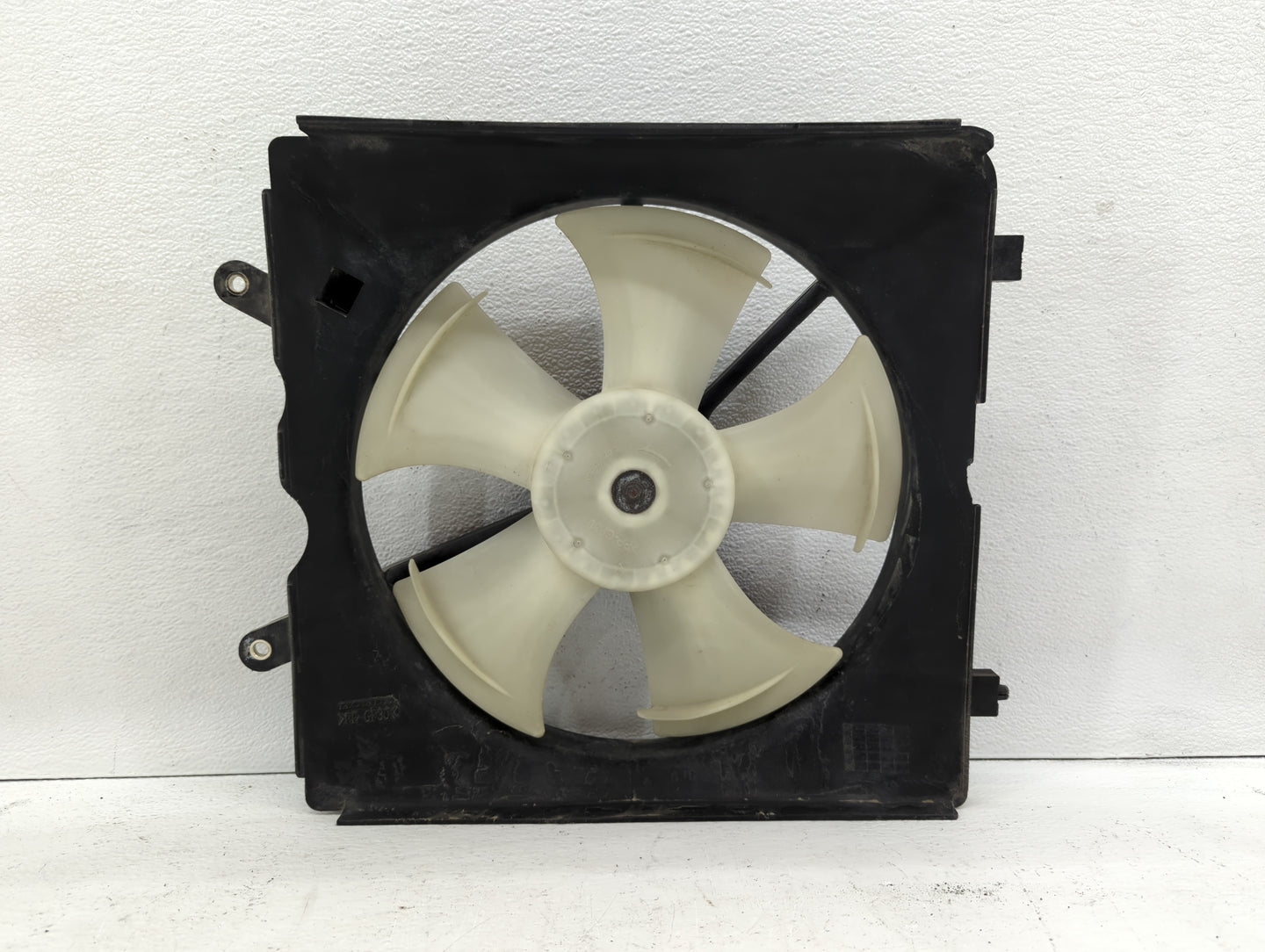 2006-2011 Honda Civic Left Radiator Fan Motor Assembly 613073 - Oemusedautoparts1.com