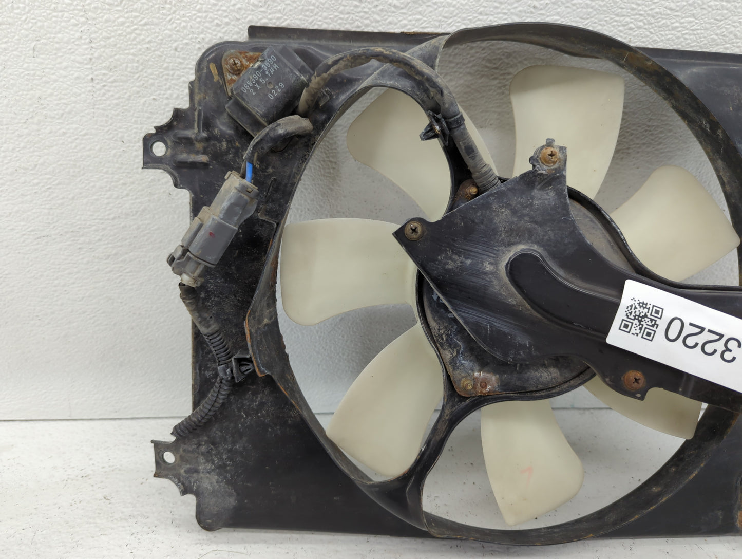 2006-2011 Honda Civic Left Radiator Fan Motor Assembly 613220 - Oemusedautoparts1.com