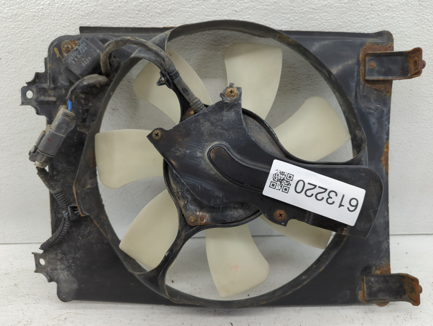2006-2011 Honda Civic Left Radiator Fan Motor Assembly 613220 - Oemusedautoparts1.com
