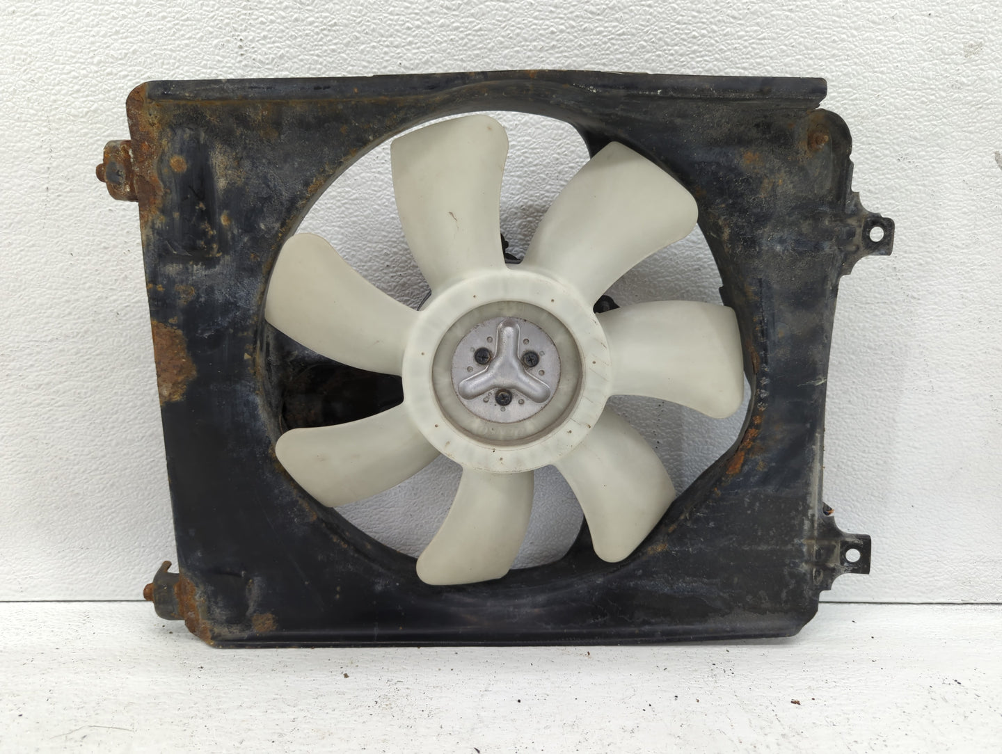 2006-2011 Honda Civic Left Radiator Fan Motor Assembly - Oemusedautoparts1.com