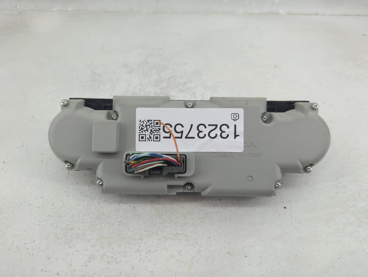 2008-2009 Honda Cr-V Climate Control Module Temperature AC/Heater Replacement P/N:79600-SWA-A4 Fits Fits 2008 2009 OEM Used 