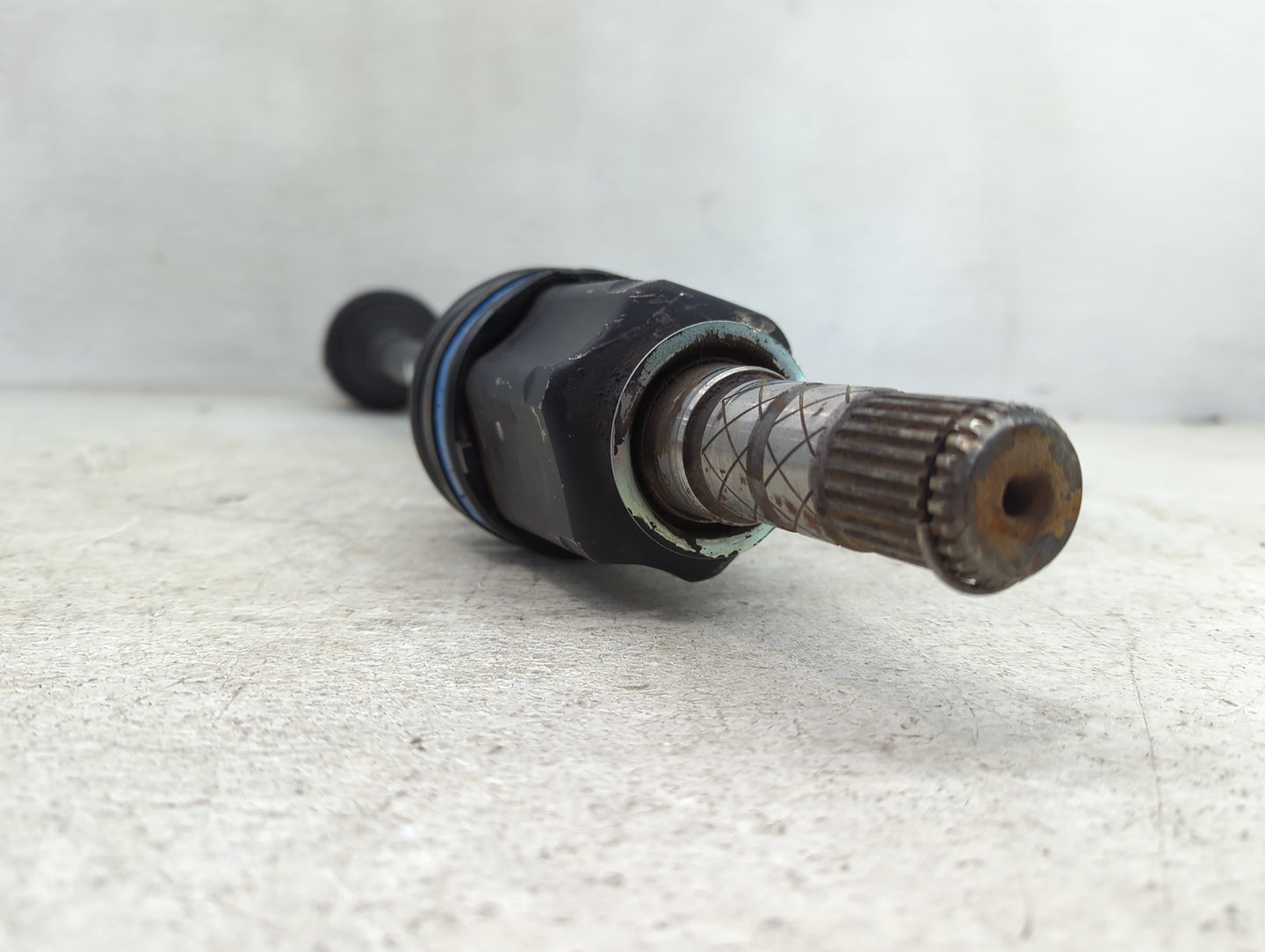 2007-2011 Honda Cr-v Axle Shaft Front Driver Cv C/v - Oemusedautoparts1.com