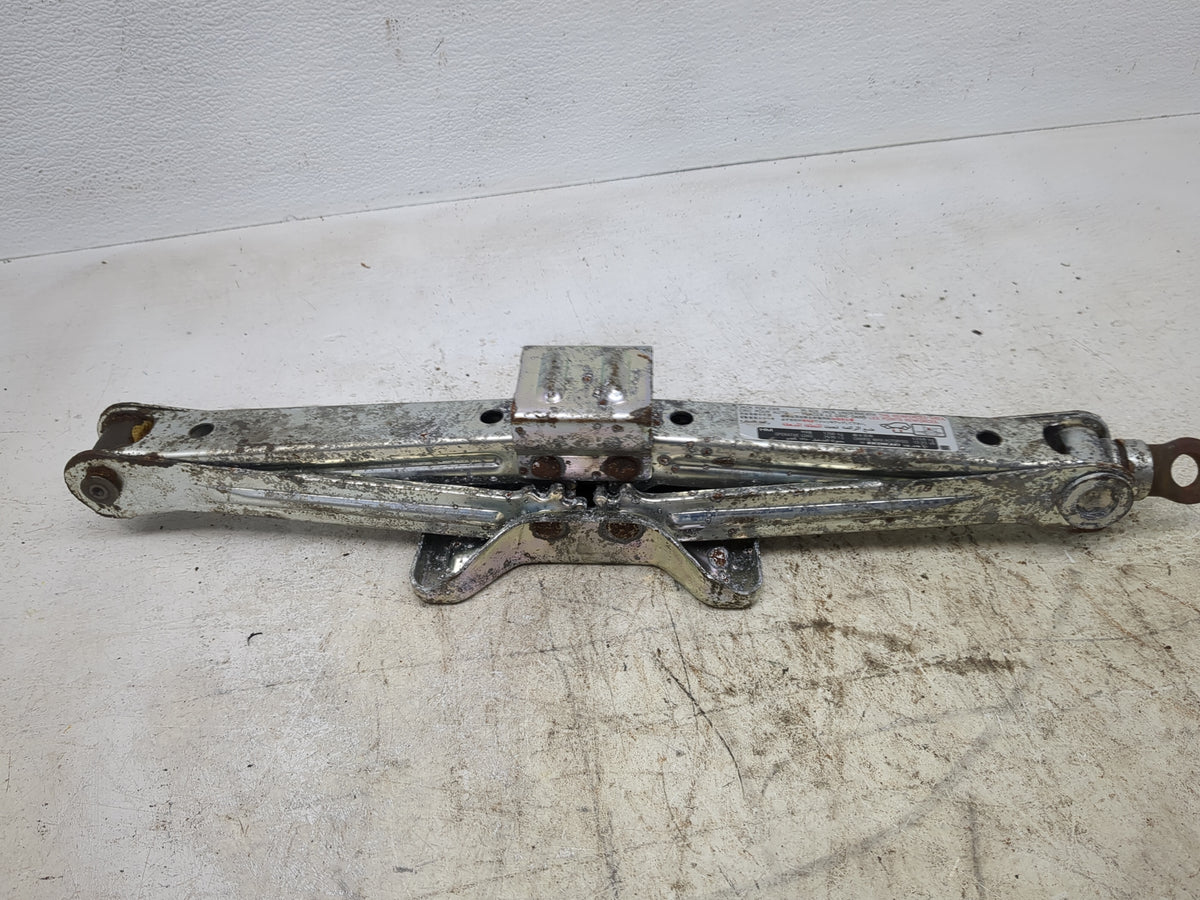 2009 Honda Cr-v Spare Scissor Car Jack 1512448 - Oemusedautoparts1.com