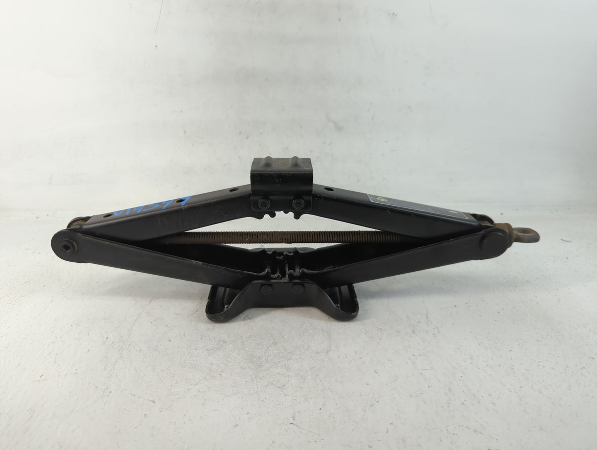 2009 Honda Cr-v Spare Scissor Car Jack 748878 - Oemusedautoparts1.com