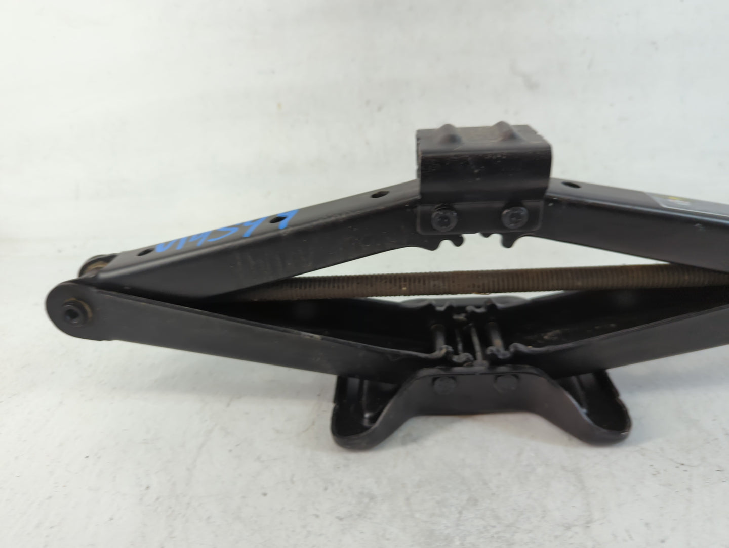 2009 Honda Cr-v Spare Scissor Car Jack 748878 - Oemusedautoparts1.com
