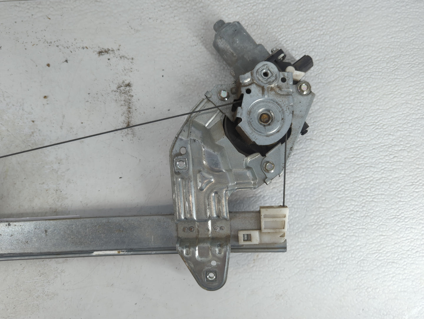 2009-2014 Honda Fit Driver Left Front Window Regulator - Oemusedautoparts1.com
