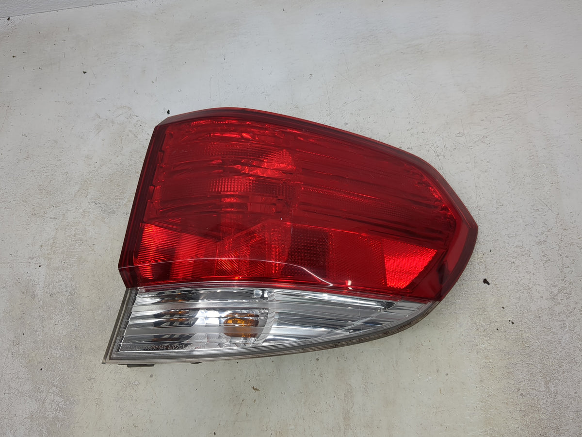 2008-2010 Honda Odyssey Tail Light Assembly Passenger Right OEM Fits Fits 2008 2009 2010 OEM Used Auto Parts - Oemusedautopa