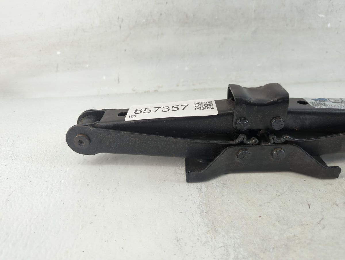 2009 Honda Odyssey Spare Scissor Car Jack - Oemusedautoparts1.com