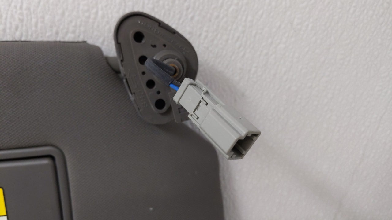 2009 Honda Odyssey Sun Visor Shade Replacement Passenger Right Mirror Fits Fits 2006 2007 2008 2010 OEM Used Auto Parts - Oe