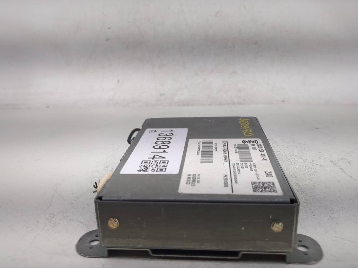 2009-2011 Honda Pilot Radio AM FM Cd Player Receiver Replacement P/N:39820-SZA-A010-M1 Fits Fits 2009 2010 2011 OEM Used Aut
