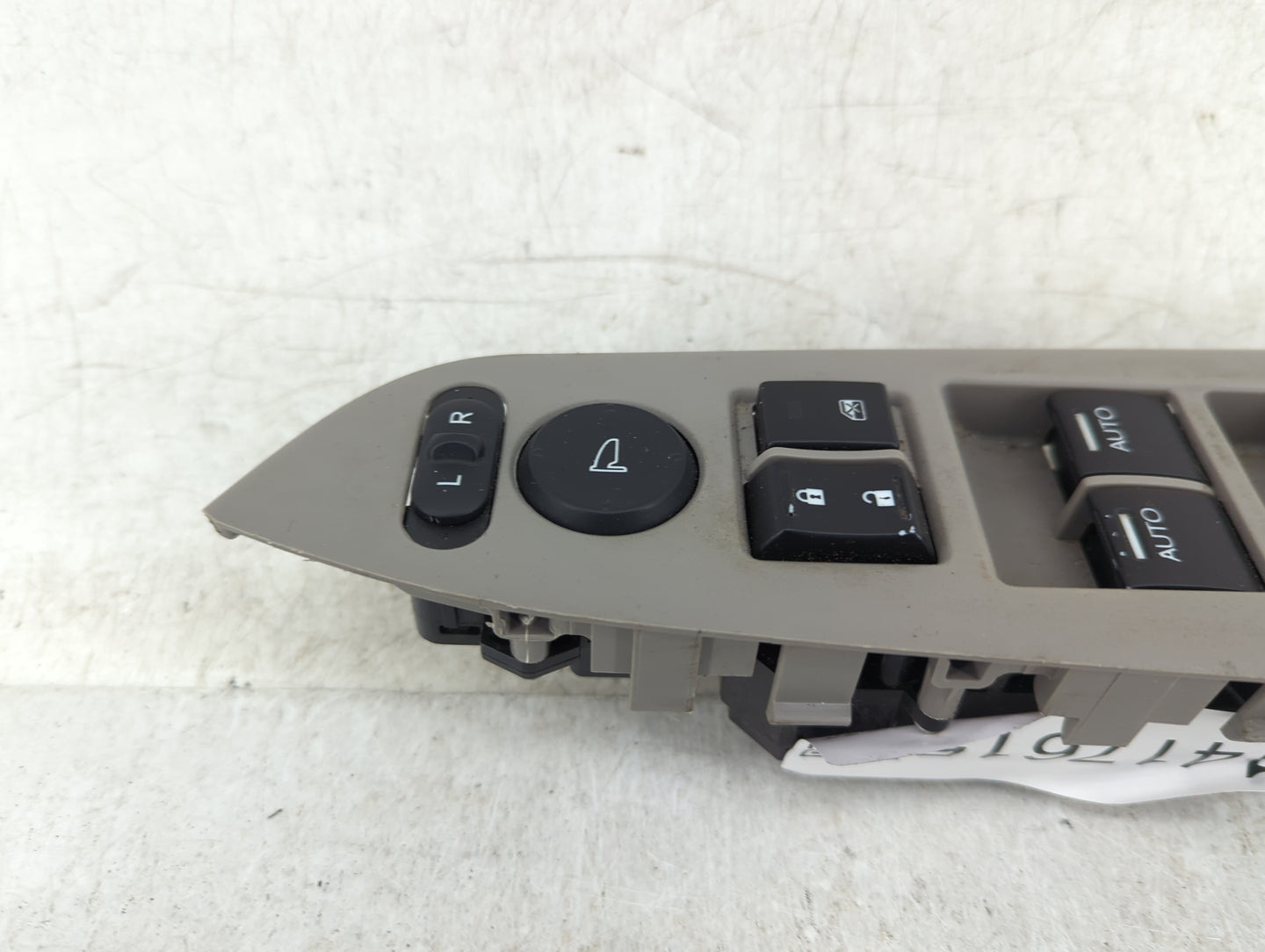 2009-2011 Honda Pilot Master Power Window Switch Replacement Driver Side Left Fits Fits 2009 2010 2011 OEM Used Auto Parts -