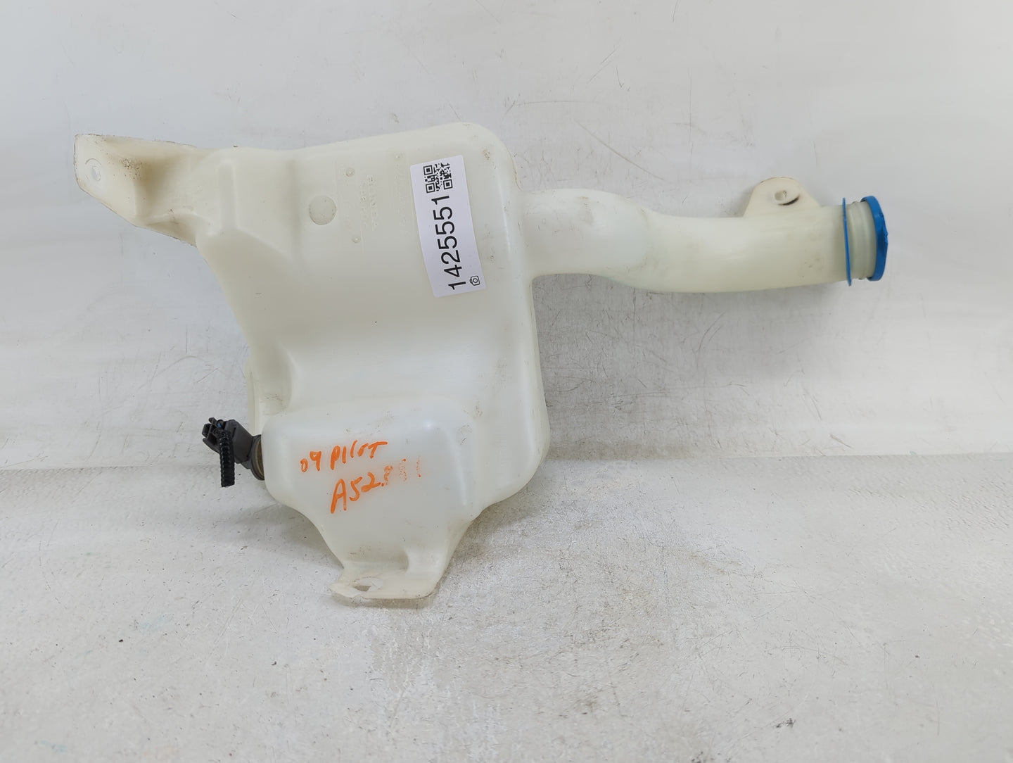 2009-2011 Honda Pilot Windshield Washer Fluid Reservoir Bottle Oem - Oemusedautoparts1.com