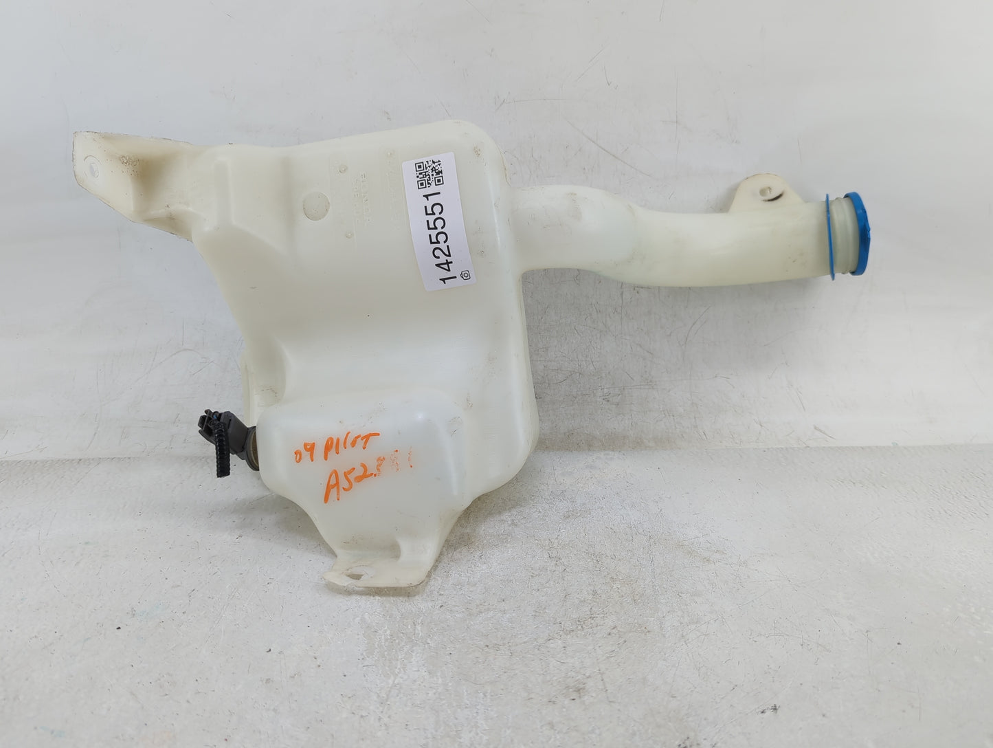 2009-2011 Honda Pilot Windshield Washer Fluid Reservoir Bottle Oem - Oemusedautoparts1.com