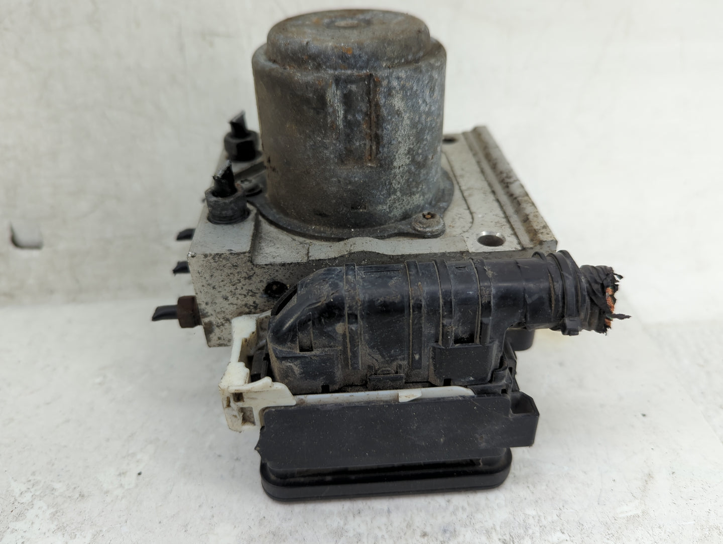 2009-2011 Honda Pilot ABS Pump Control Module Replacement P/N:8N16D-0858 57110-SZA-A03 Fits Fits 2009 2010 2011 OEM Used Aut