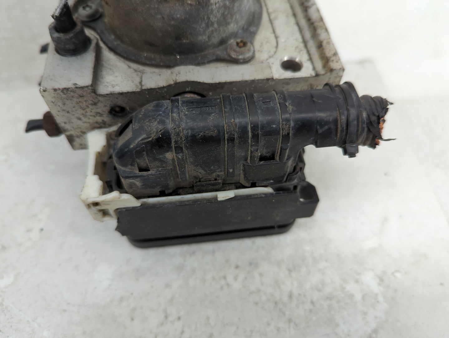2009-2011 Honda Pilot ABS Pump Control Module Replacement P/N:8N16D-0858 57110-SZA-A03 Fits Fits 2009 2010 2011 OEM Used Aut