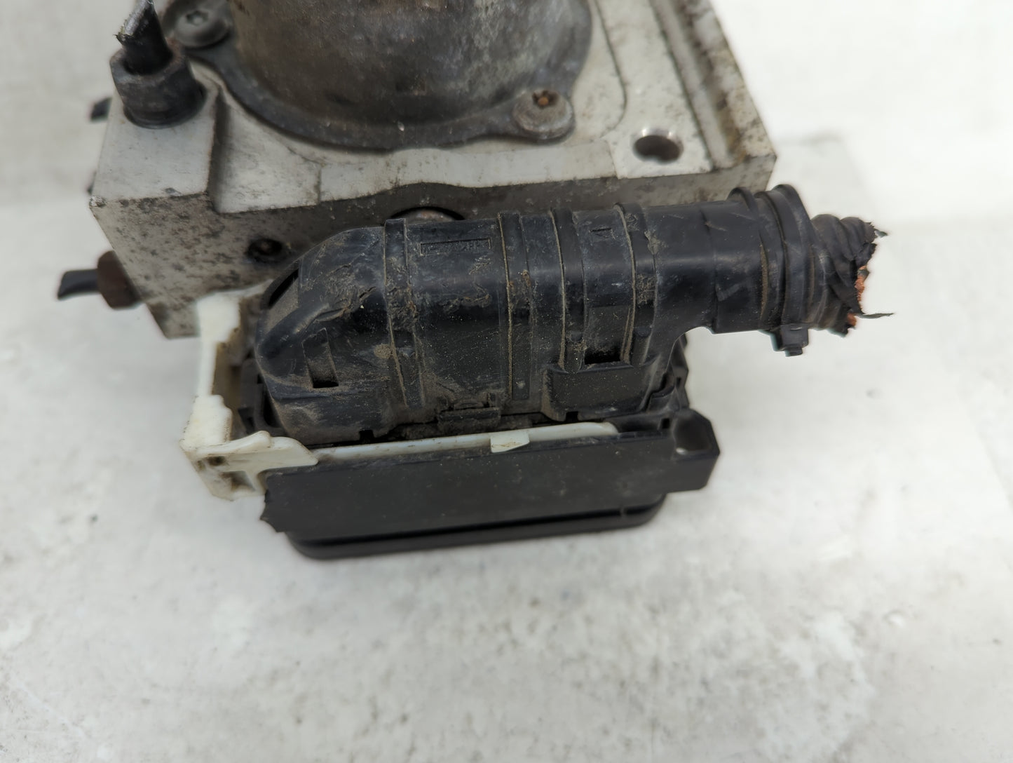 2009-2011 Honda Pilot ABS Pump Control Module Replacement P/N:8N16D-0858 57110-SZA-A03 Fits Fits 2009 2010 2011 OEM Used Aut