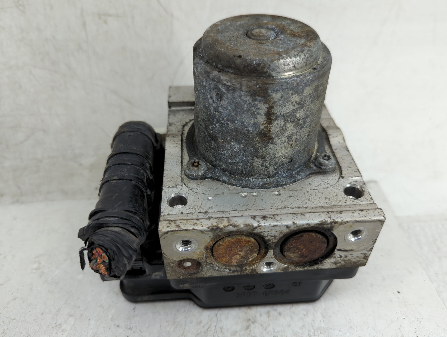 2009-2011 Honda Pilot ABS Pump Control Module Replacement P/N:8N16D-0858 57110-SZA-A03 Fits Fits 2009 2010 2011 OEM Used Aut