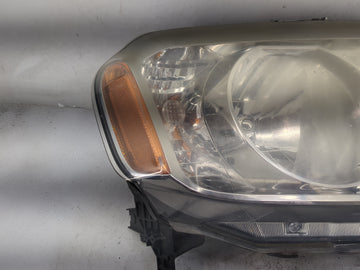 2009-2011 Honda Pilot Passenger Right Oem Head Light Headlight Lamp 1518908