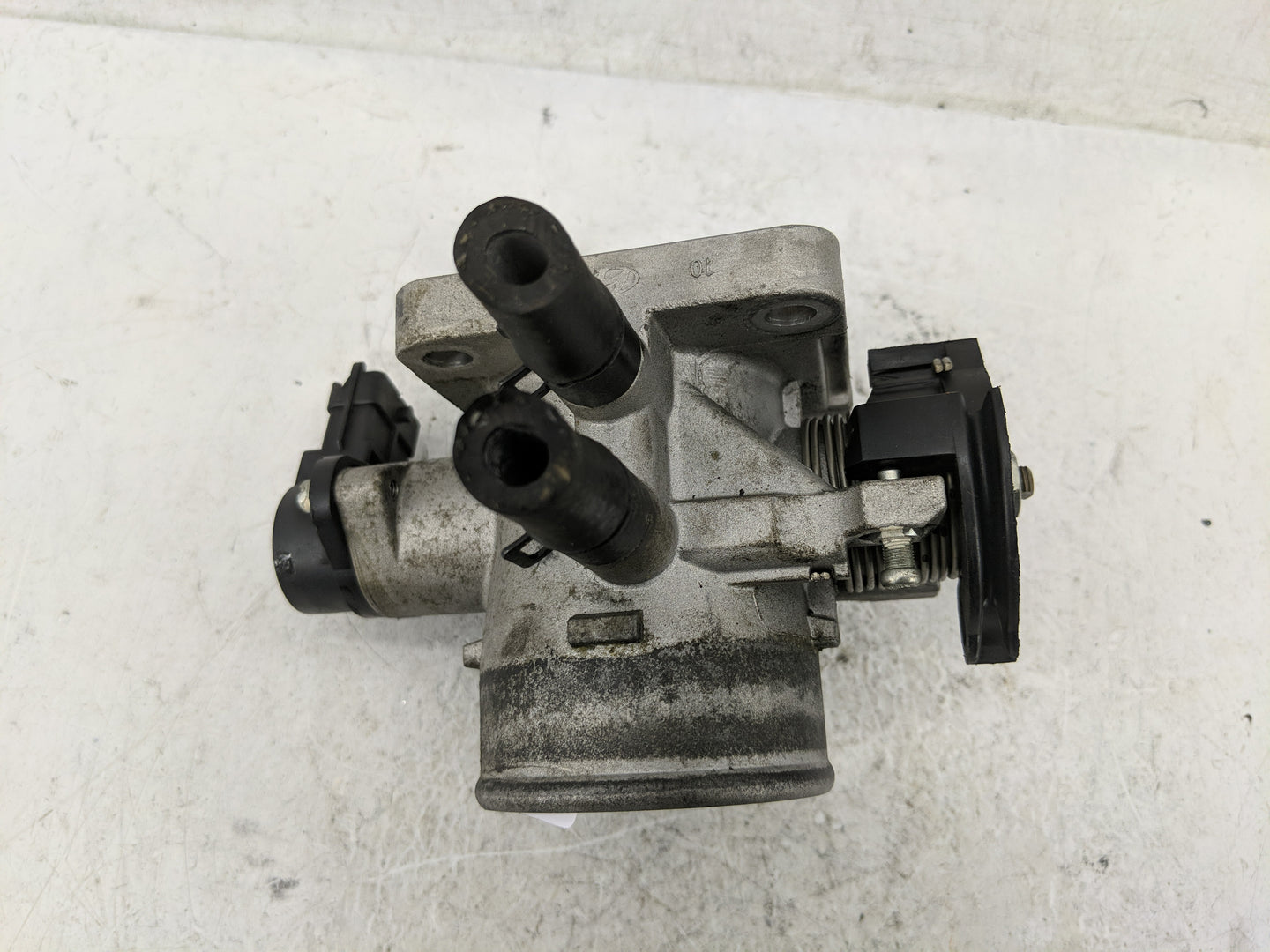 2006-2011 Hyundai Accent Throttle Body P/N:35170-26900 Fits Fits 2006 2007 2008 2009 2010 2011 OEM Used Auto Parts - Oemused