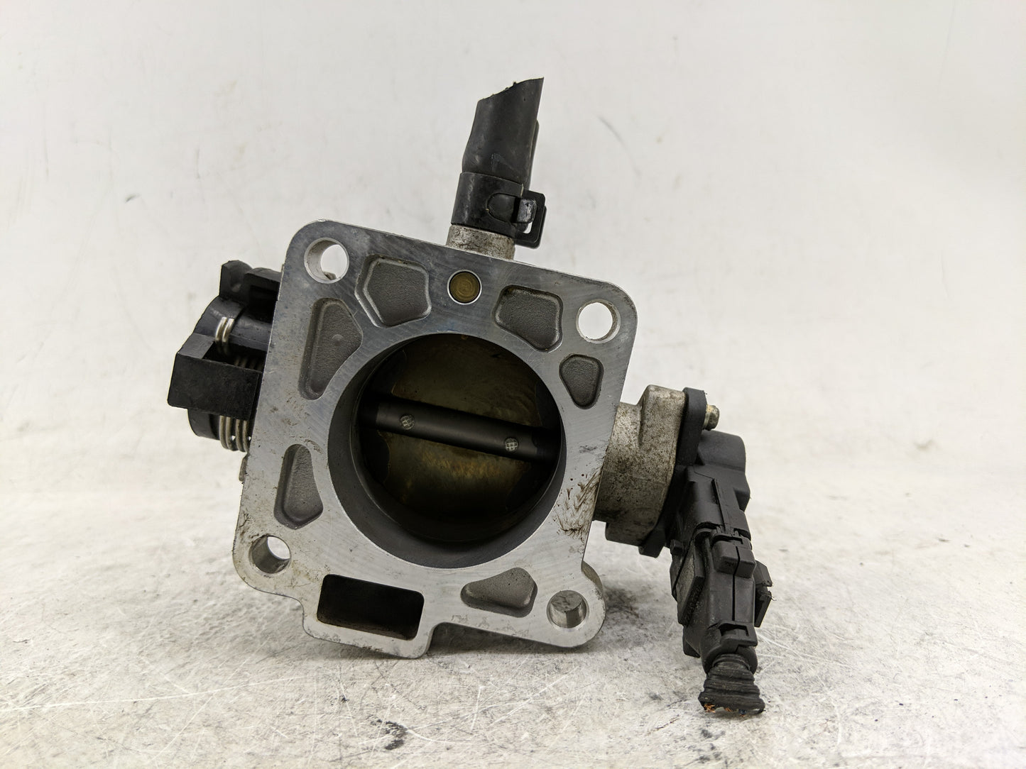2006-2011 Hyundai Accent Throttle Body P/N:35170-26900 Fits Fits 2006 2007 2008 2009 2010 2011 OEM Used Auto Parts - Oemused