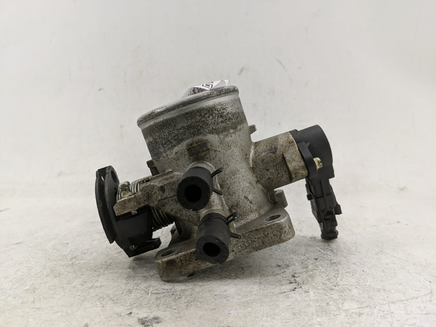 2006-2011 Hyundai Accent Throttle Body P/N:35170-26900 Fits Fits 2006 2007 2008 2009 2010 2011 OEM Used Auto Parts - Oemused
