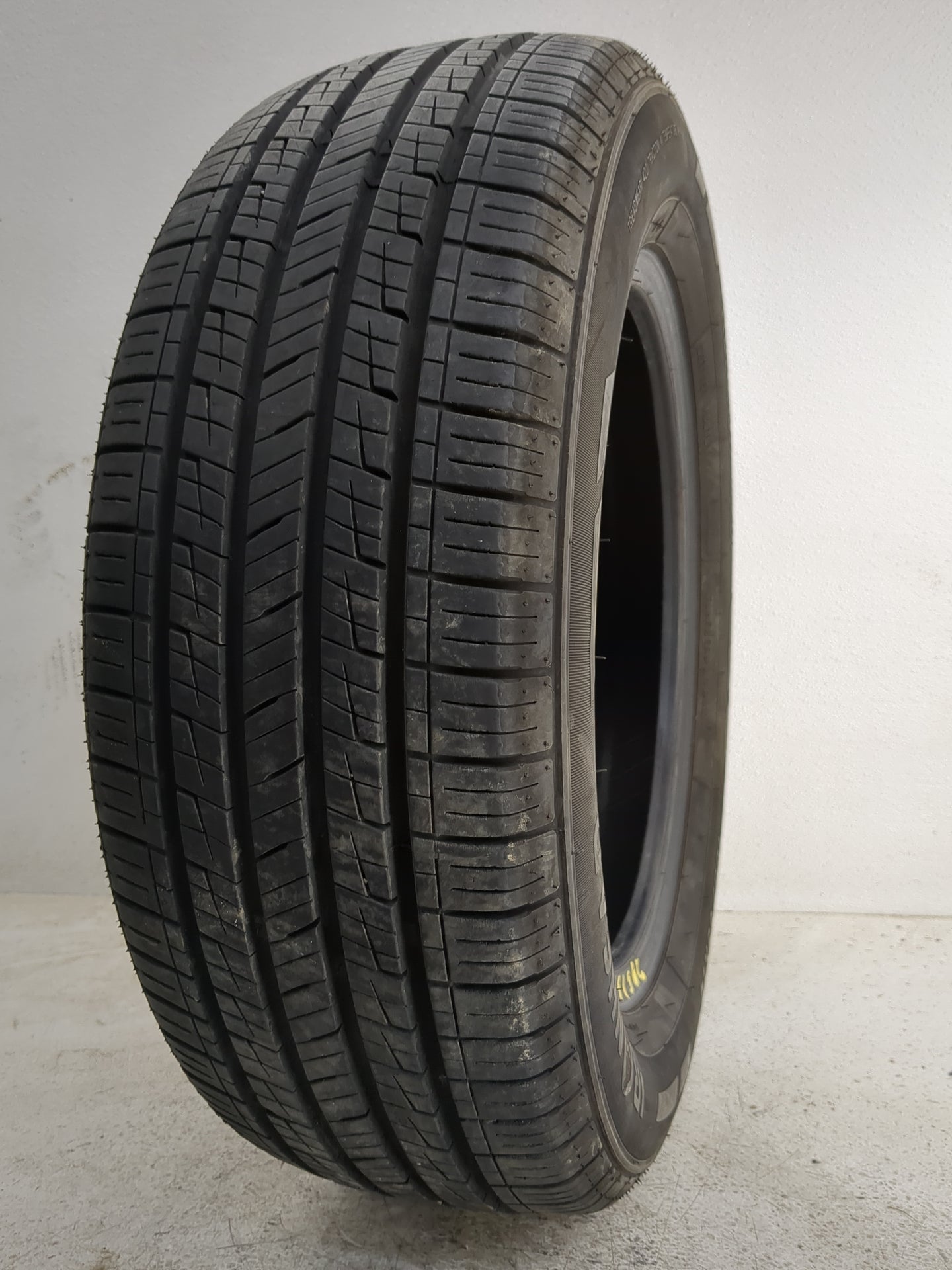Used Tire 185/65R14 IRONHEAD REFLEX IH01 86H - Tread Depth 9/32 - Oemusedautoparts1.com