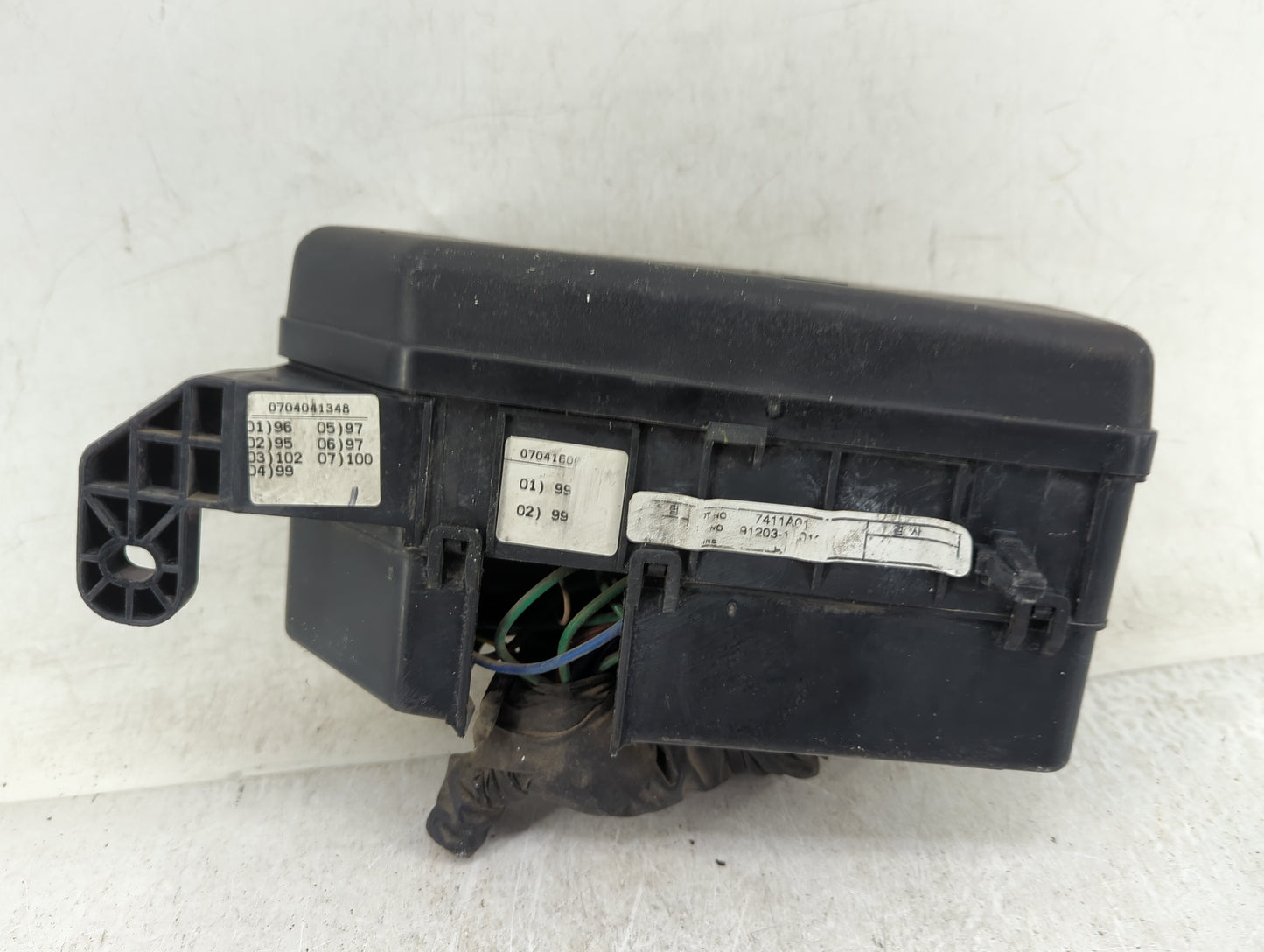 2006-2011 Hyundai Accent Fusebox Fuse Box Panel Relay Module Fits Fits 2006 2007 2008 2009 2010 2011 OEM Used Auto Parts - O