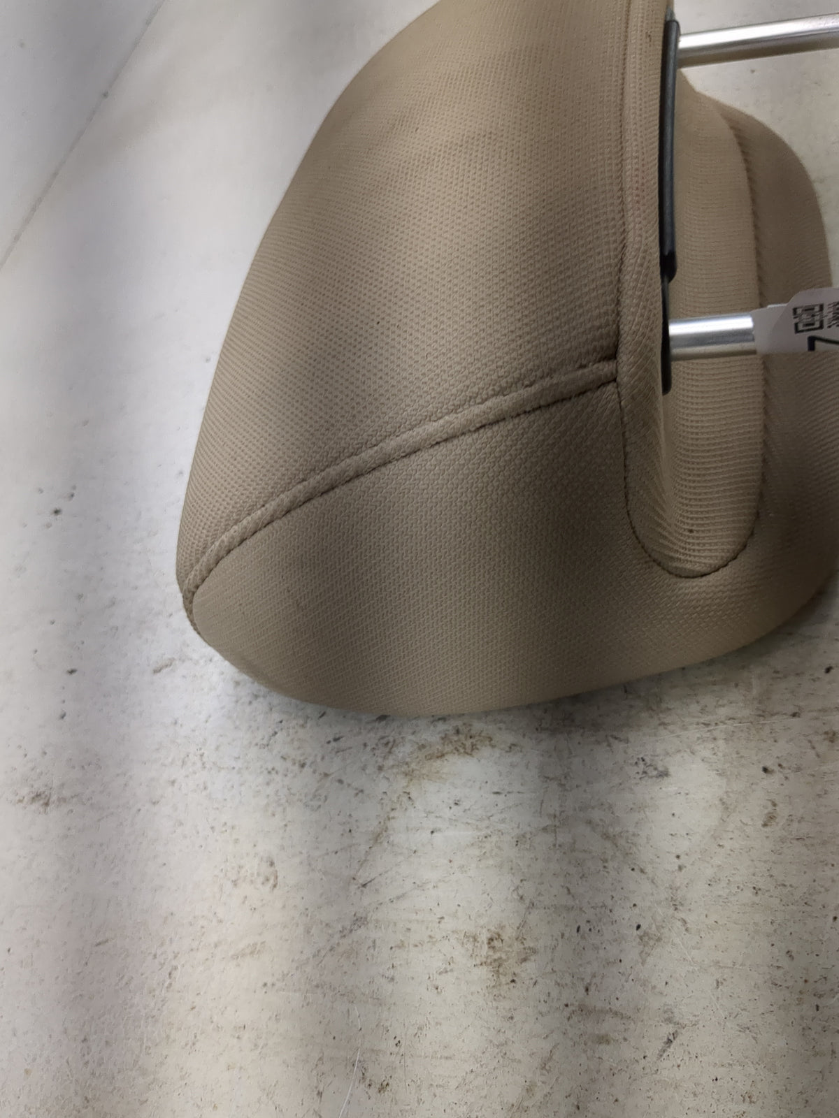 2009 Hyundai Accent Headrest Head Rest Rear Center Seat Fits OEM Used Auto Parts - Oemusedautoparts1.com
