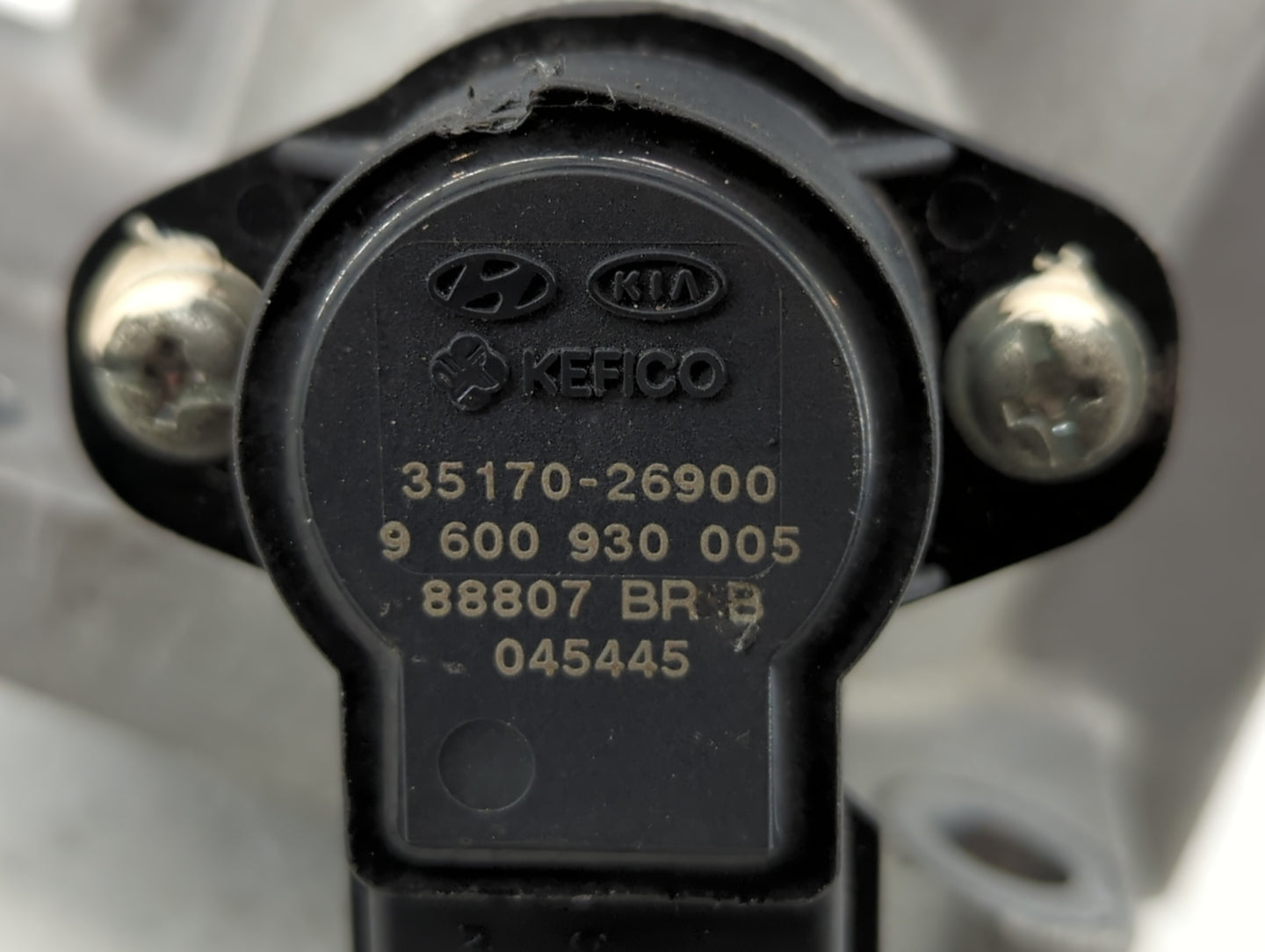 2006-2011 Hyundai Accent Throttle Body P/N:35100-26860 35170-26900 Fits Fits 2006 2007 2008 2009 2010 2011 OEM Used Auto Par