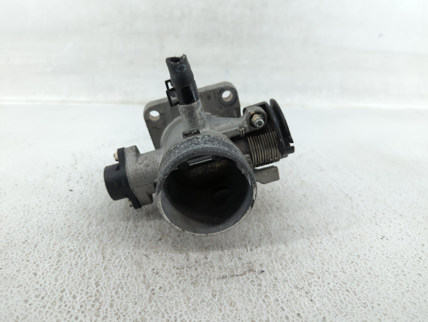 2006-2011 Hyundai Accent Throttle Body P/N:35170-26900 Fits Fits 2006 2007 2008 2009 2010 2011 OEM Used Auto Parts - Oemused