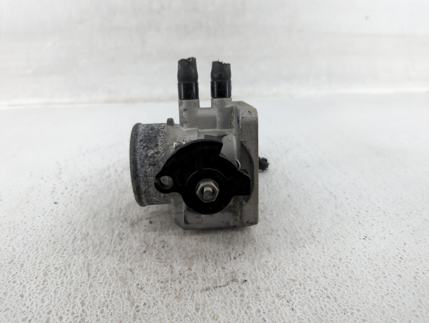2006-2011 Hyundai Accent Throttle Body P/N:35170-26900 Fits Fits 2006 2007 2008 2009 2010 2011 OEM Used Auto Parts - Oemused