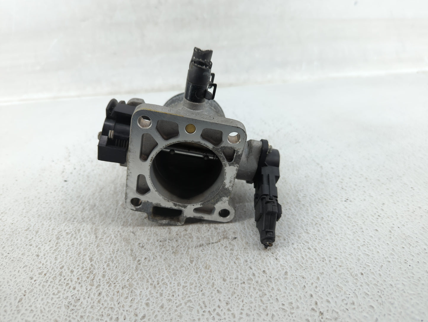 2006-2011 Hyundai Accent Throttle Body P/N:35170-26900 Fits Fits 2006 2007 2008 2009 2010 2011 OEM Used Auto Parts - Oemused
