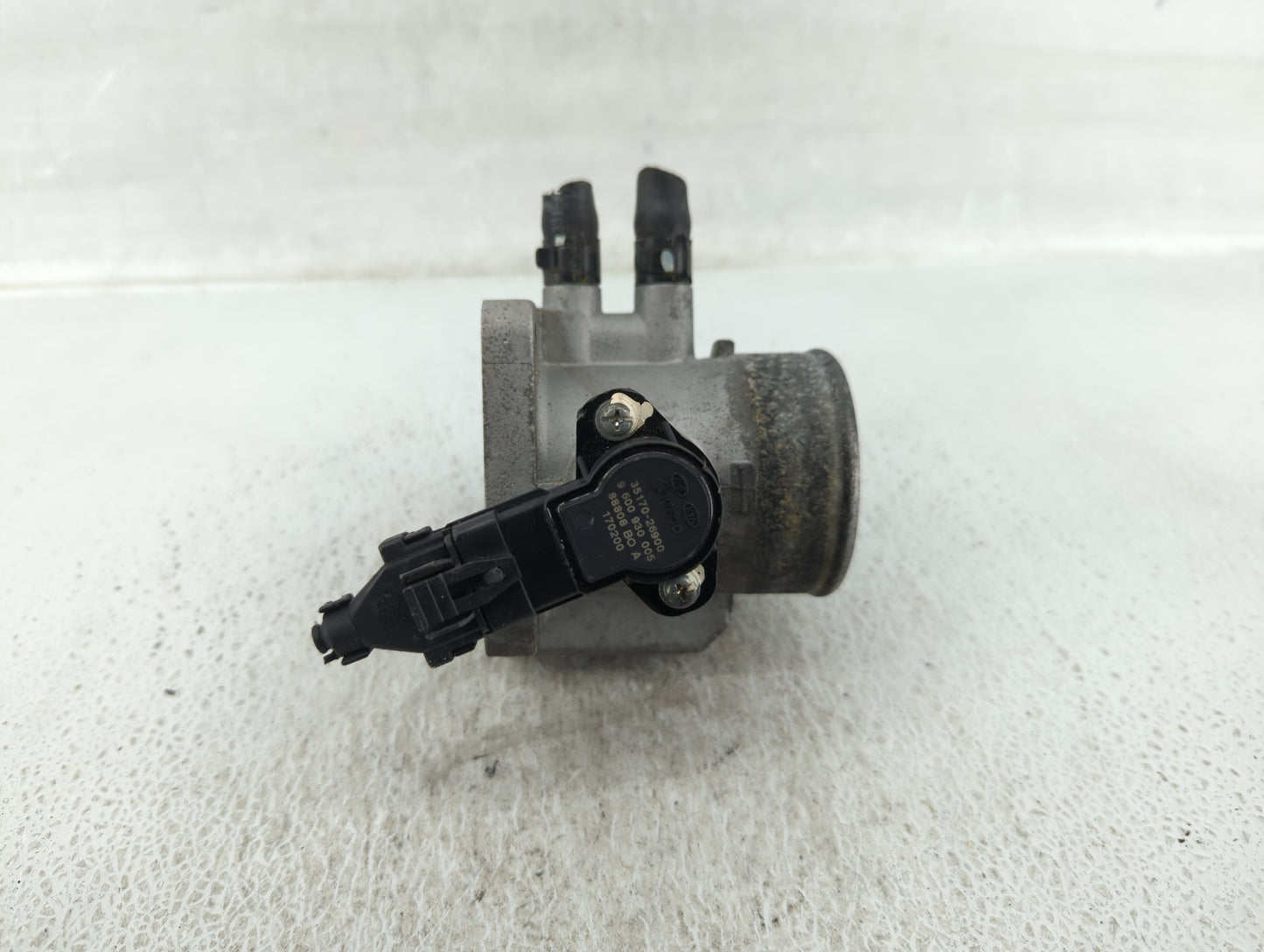 2006-2011 Hyundai Accent Throttle Body P/N:35170-26900 Fits Fits 2006 2007 2008 2009 2010 2011 OEM Used Auto Parts - Oemused