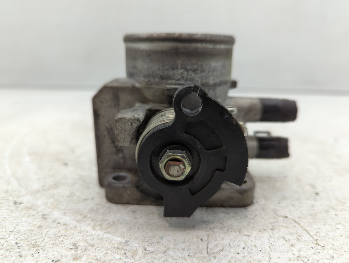 2006-2011 Hyundai Accent Throttle Body P/N:35170-26900 Fits Fits 2006 2007 2008 2009 2010 2011 OEM Used Auto Parts - Oemused