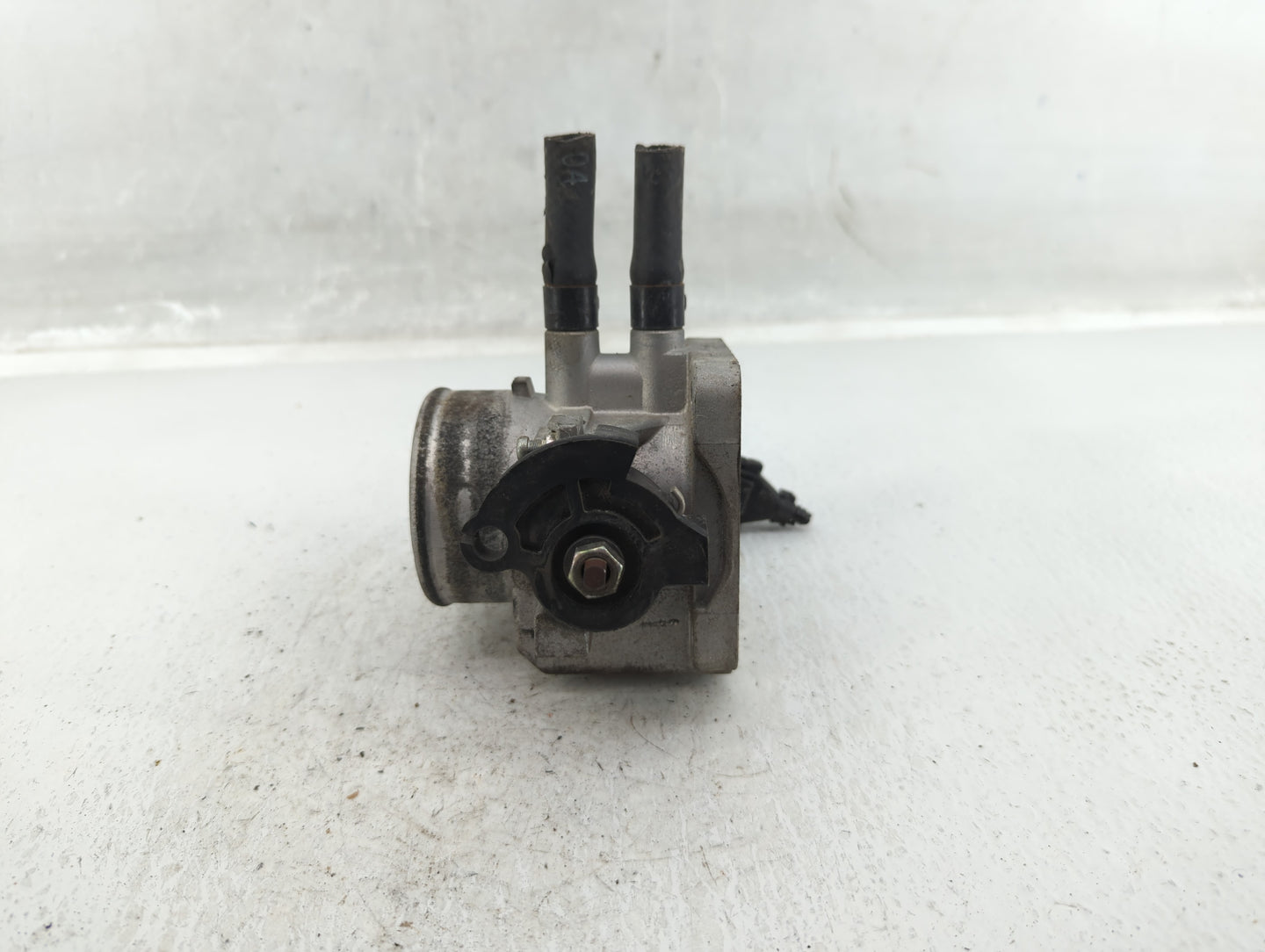 2006-2011 Hyundai Accent Throttle Body Fits Fits 2006 2007 2008 2009 2010 2011 OEM Used Auto Parts - Oemusedautoparts1.com